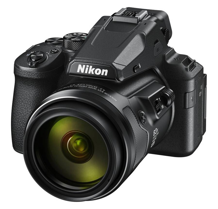 Nikon Coolpix P950 Gets 79% Overall Score and Silver Award