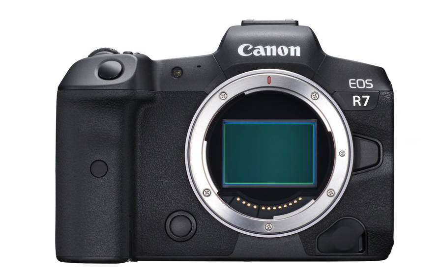 Canon EOS R7 With APS-C Sensor is in the Wild