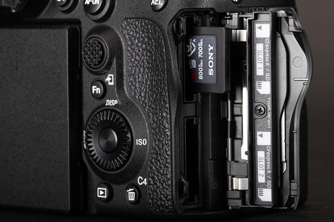 Best Memory Cards for Sony a7R V